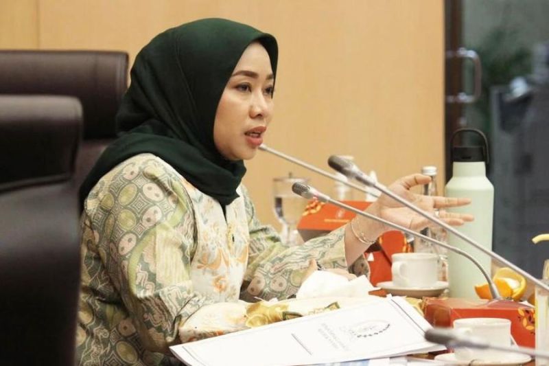 Ratna Juwita Sari Perjuangkan Akses Energi Bersih dan Terjangkau untuk Masyarakat Pesisir