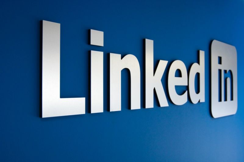 Komentar Real LinkedIn yang Mempengaruhi Algoritma Feed