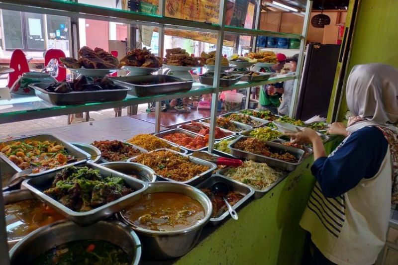  Warung Makan: Mempersembahkan Kelezatan Kuliner Lokal 