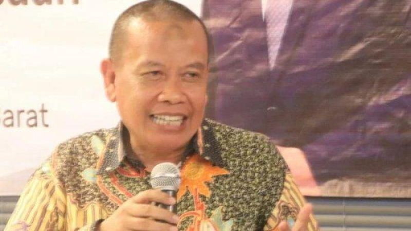 Mengabdi dengan Hati: Kiprah H. Jajang Rohana dalam Dunia Politik dan Pendidikan