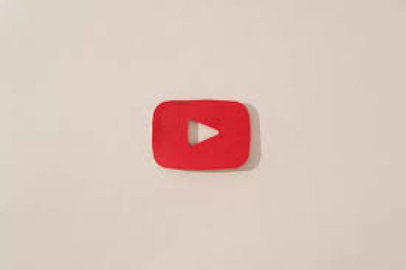 Bangun Komunitas Loyal di YouTube lewat Komentar Real dari Akun Asli yang Relevan