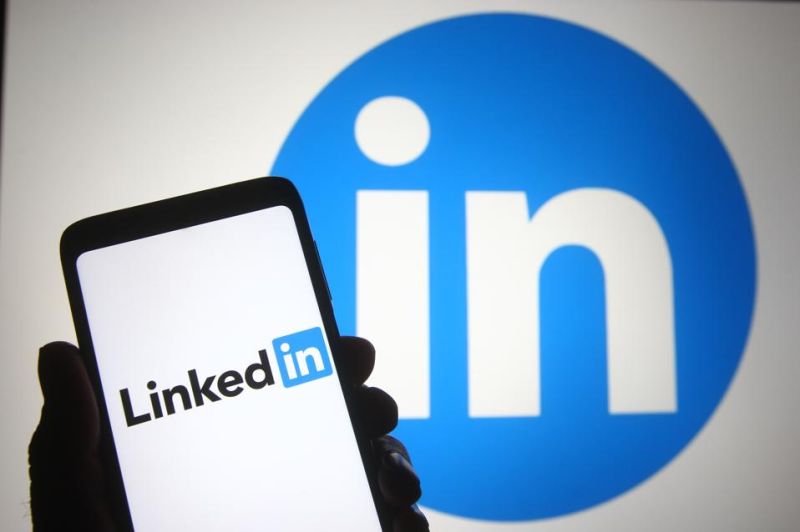 Solusi Review LinkedIn Aman dan Organik dari Akun Manusia