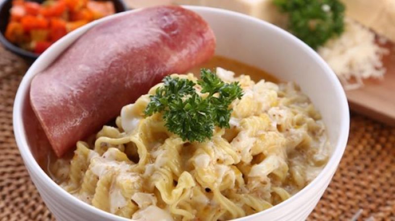 Mie Instan Naik Kelas di Warunk Upnormal, Favorit Milenial dengan Topping Unik dan Bikin Nagih
