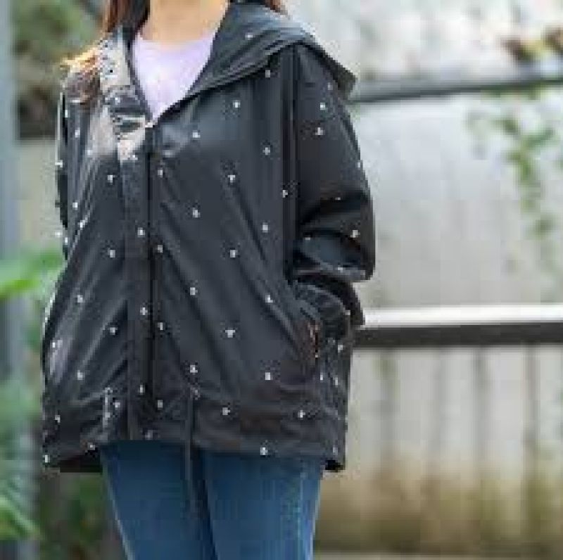 Hoodie Flashy Jadi Pilihan Santai nan Stylish untuk Aktivitas Indoor dan Outdoor