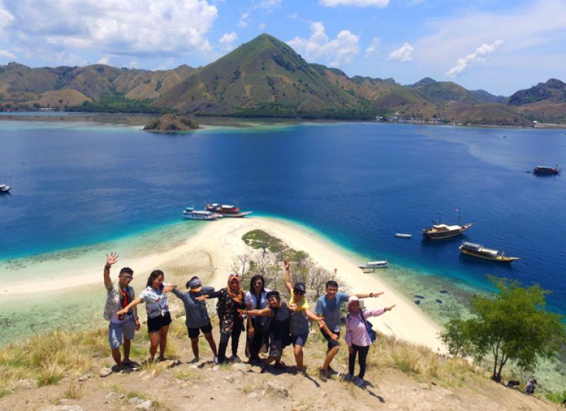 Healing di Labuan Bajo Bareng Tournesia! Trip Eksklusif Menyusuri Laut Flores dan Pulau Komodo