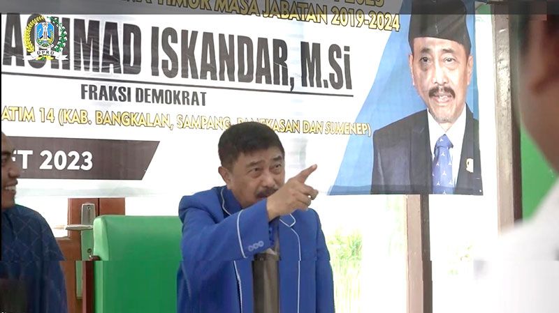 Drs. H. Achmad Iskandar, M.M., Legislator Senior DPRD Jawa Timur Penjaga Komitmen untuk Dunia Pendidikan