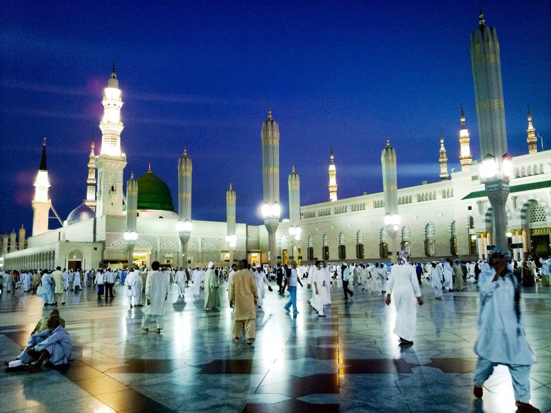 Nabawi Travel: Menikmati Umrah dan Wisata Halal Bersama Travel Profesional