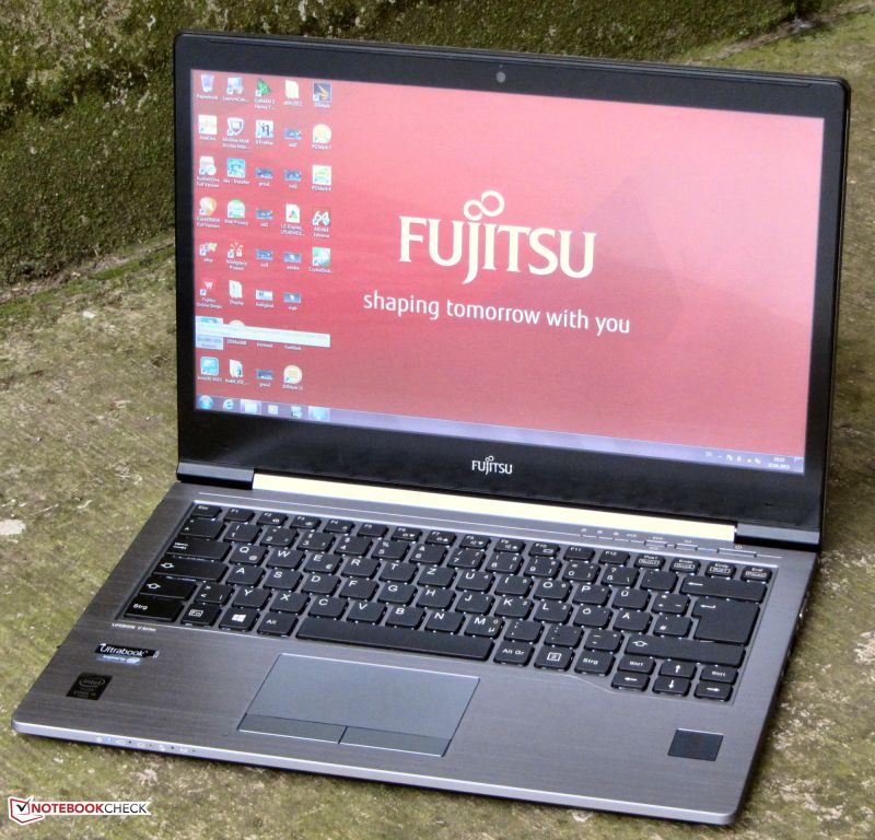 Fujitsu Lifebook: Laptop Bisnis dengan Fitur Keamanan dan Daya Tahan Terpercaya