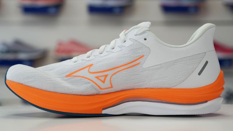 Mizuno Wave Series: Teknologi Canggih untuk Performa Maksimal