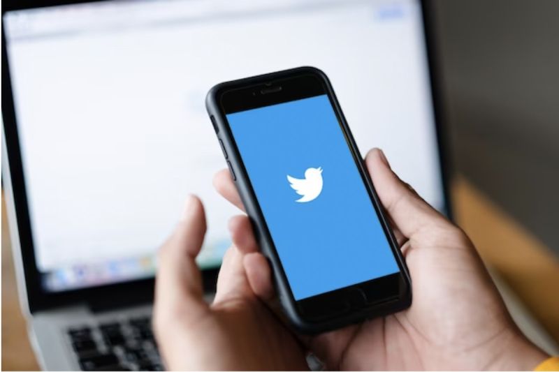 Komentar Twitter Otentik Masuk dalam Hitungan Menit