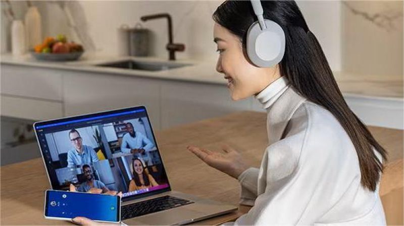 Sony WH-1000XM5 Headphone Premium dengan Fitur Peredam Bising dan Suara Jernih Maksimal